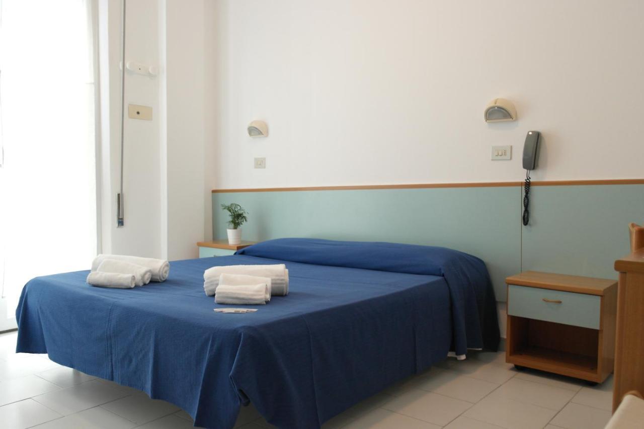 Hotel Excelsior Gabicce Mare Esterno foto