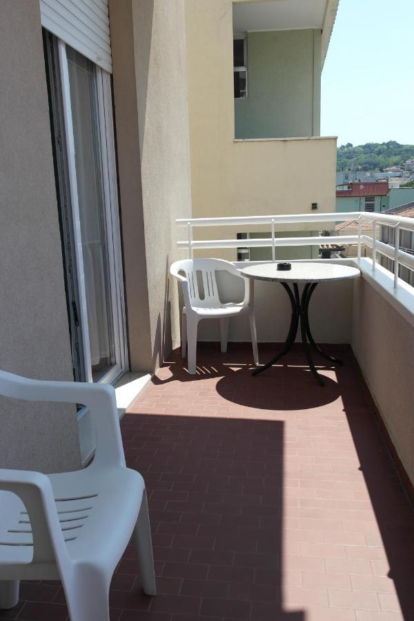 Hotel Excelsior Gabicce Mare Esterno foto