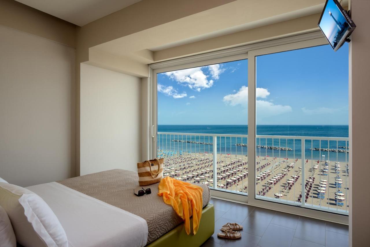 Hotel Excelsior Gabicce Mare Esterno foto