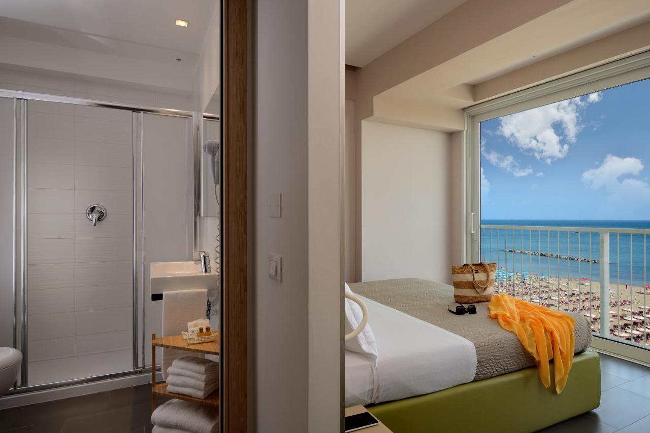 Hotel Excelsior Gabicce Mare Esterno foto