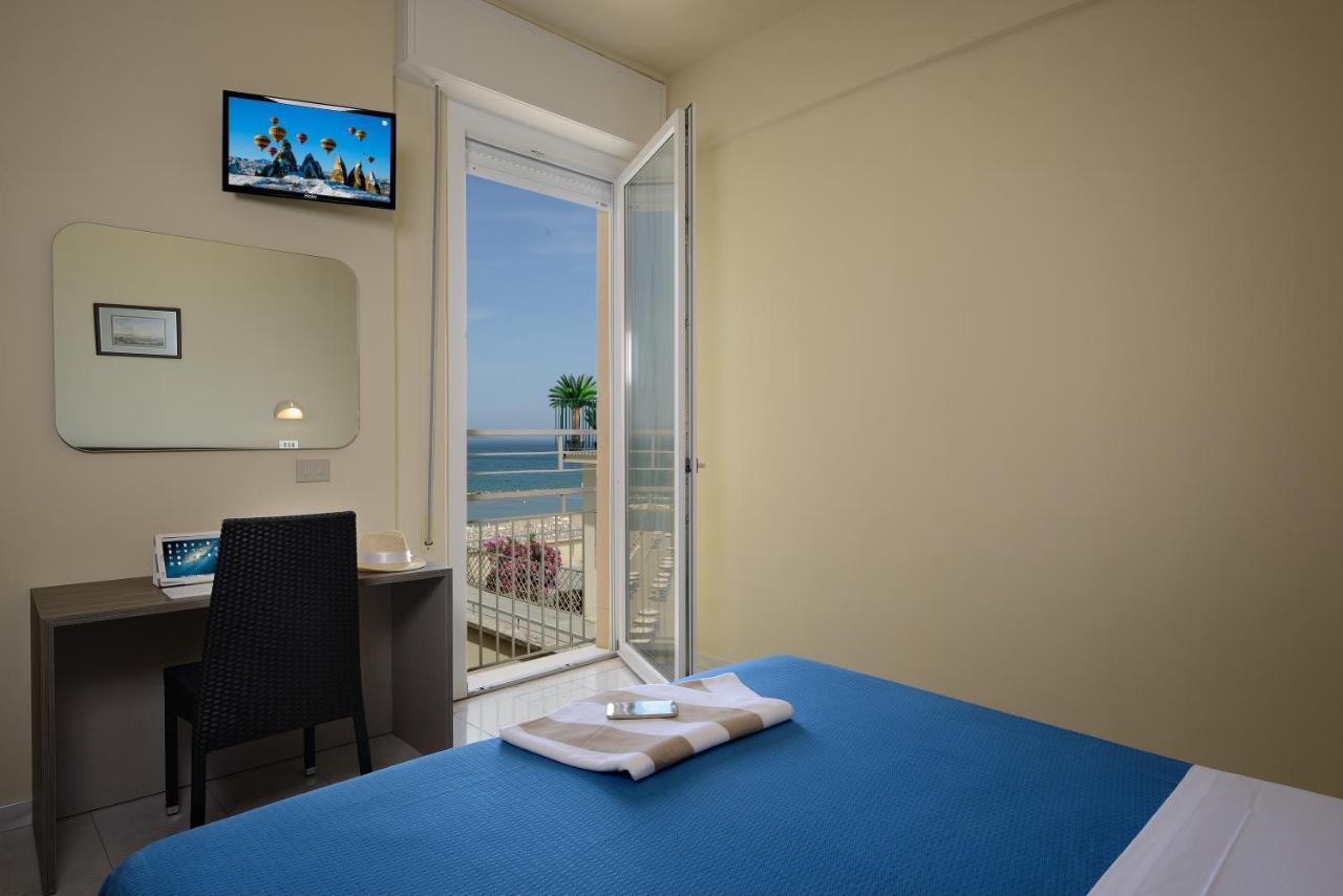 Hotel Excelsior Gabicce Mare Esterno foto