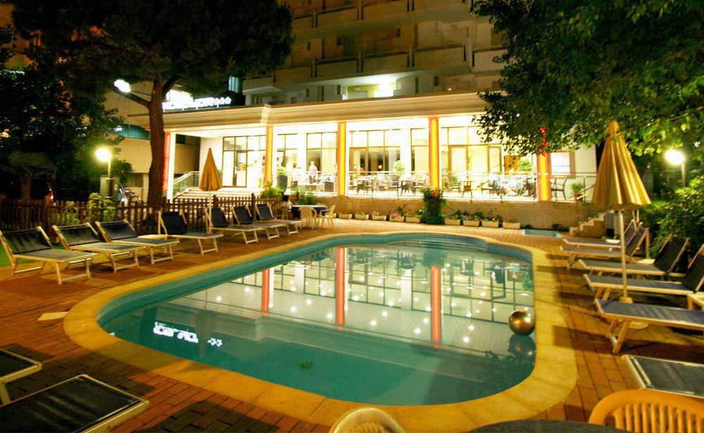Hotel Excelsior Gabicce Mare Esterno foto