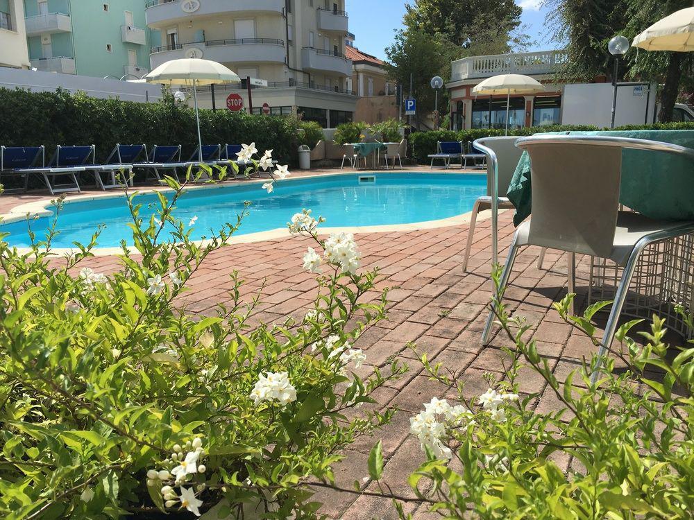 Hotel Excelsior Gabicce Mare Esterno foto