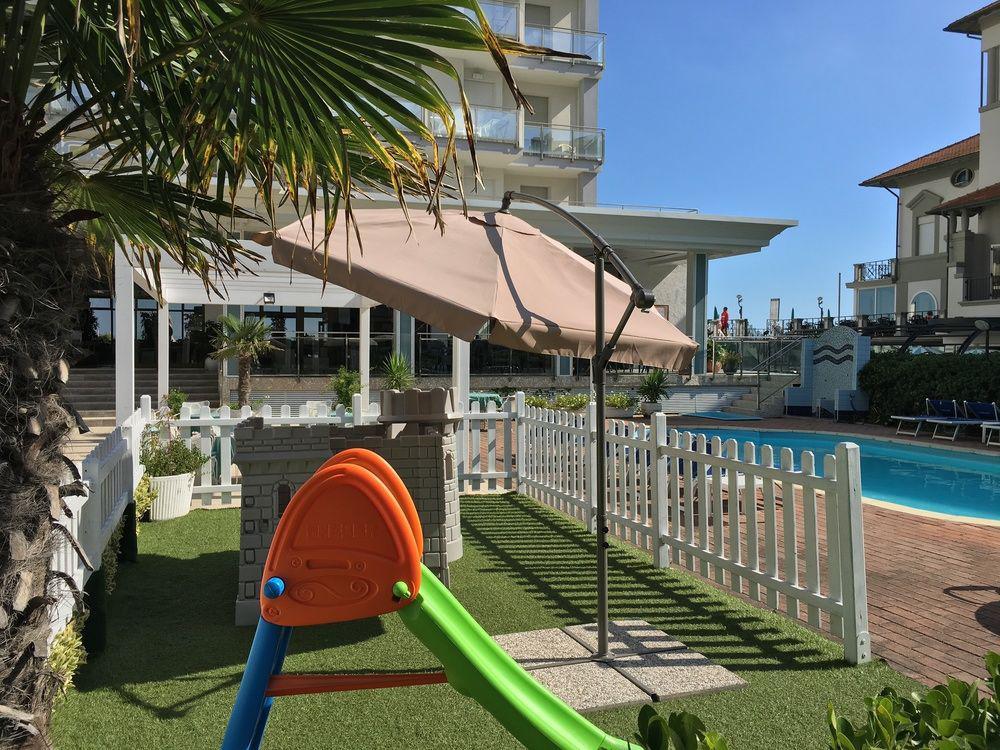 Hotel Excelsior Gabicce Mare Esterno foto