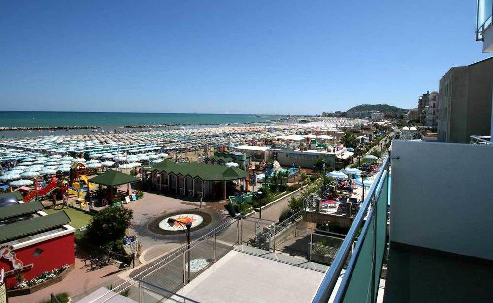Hotel Excelsior Gabicce Mare Esterno foto
