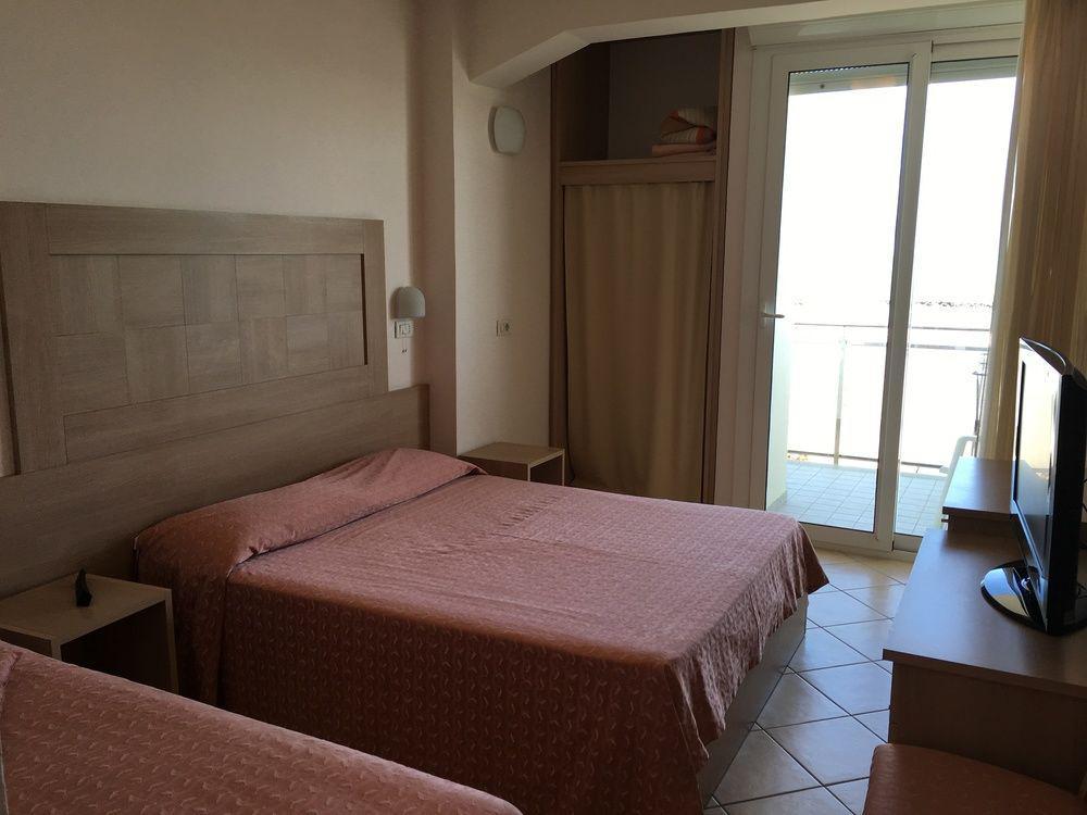 Hotel Excelsior Gabicce Mare Esterno foto
