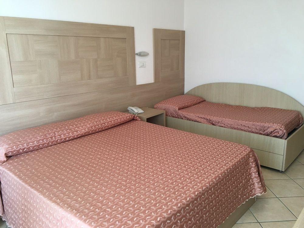 Hotel Excelsior Gabicce Mare Esterno foto