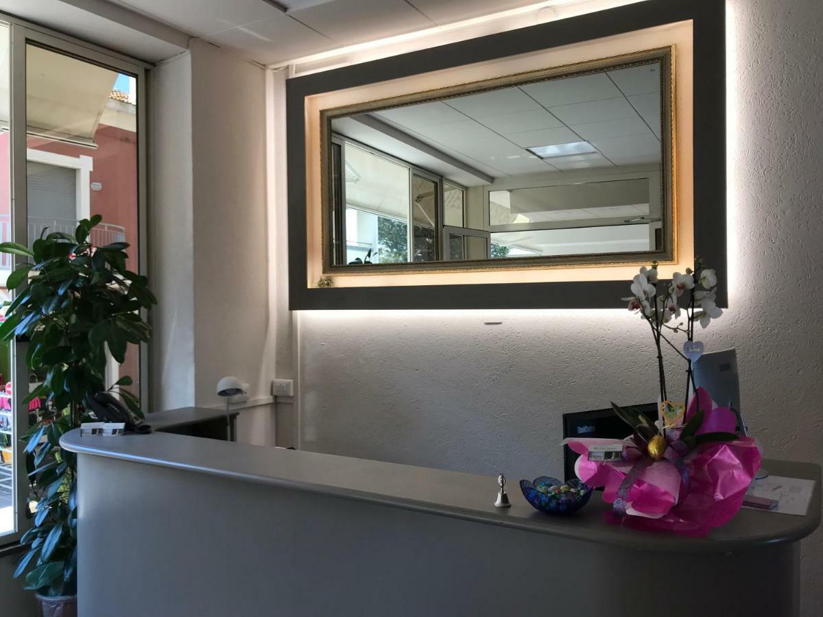 Hotel Excelsior Gabicce Mare Esterno foto